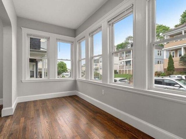 house with 6 bedroom, Boston MA ES105886400