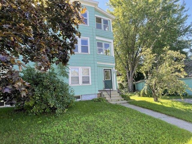 house with 6 bedroom, Brattleboro VT ES105512161