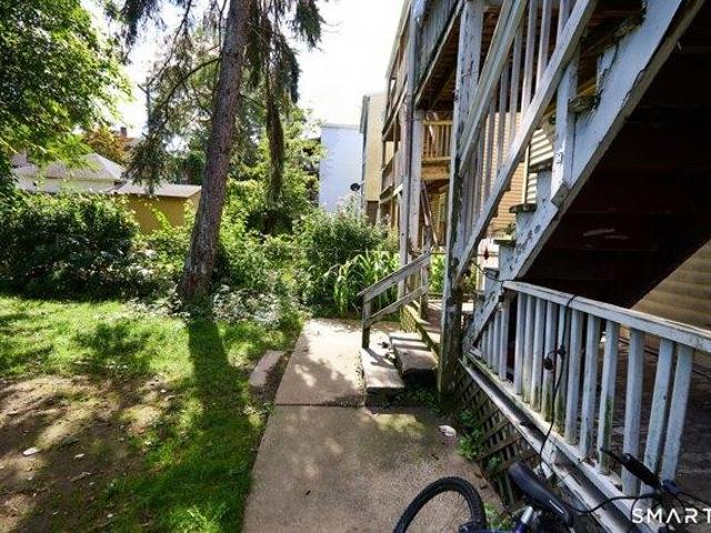 house with 6 bedroom, Bridgeport CT ES105887926