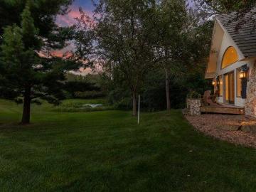 house with 6 bedroom, Chaska MN ES103501252