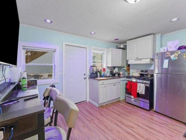 house with 6 bedroom, Chelsea MA ES105426498