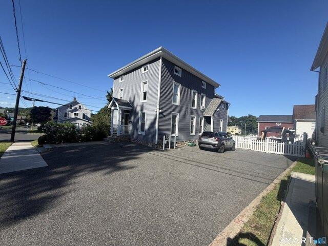 house with 6 bedroom, Danbury CT ES105613475