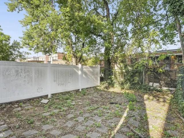 house with 6 bedroom, East NY ES102752811