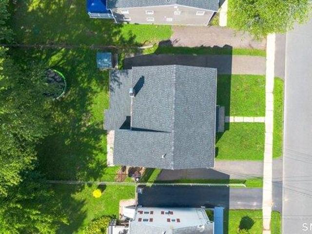 house with 6 bedroom, East Hartford CT ES105414959