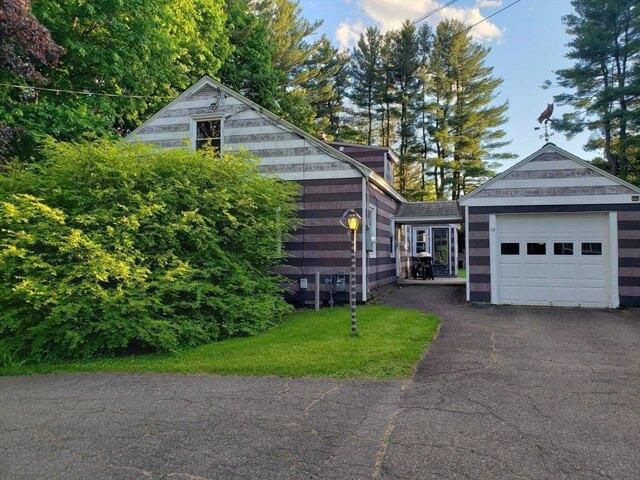 house with 6 bedroom, Easthampton MA ES104568996