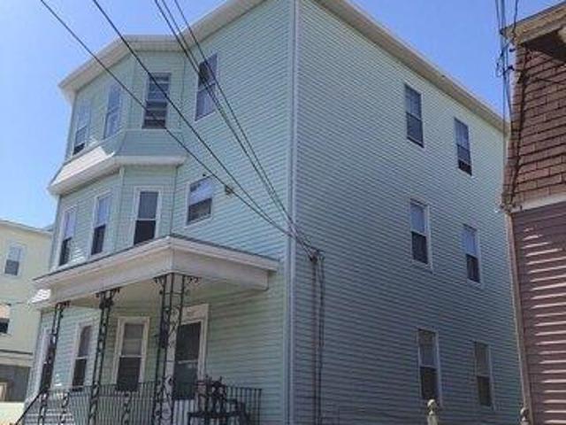 house with 6 bedroom, Fall River MA ES105586786