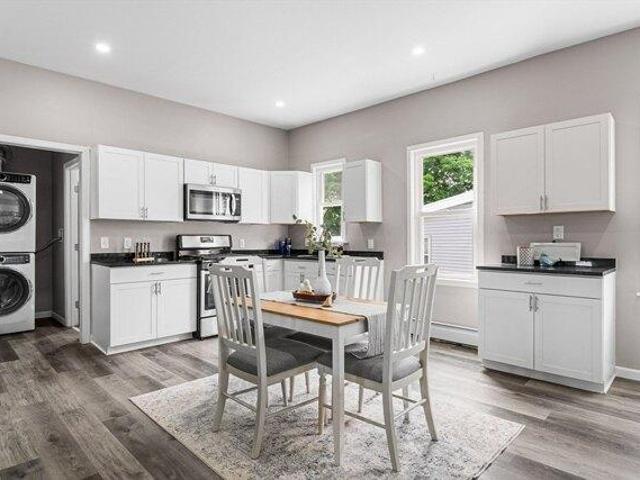 house with 6 bedroom, Fitchburg MA ES105474454