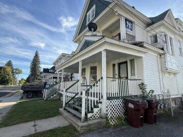 house with 6 bedroom, Gloversville NY ES105288477