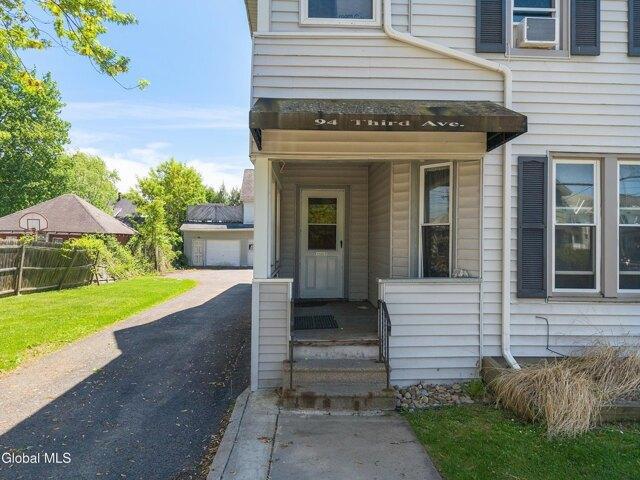 house with 6 bedroom, Gloversville NY ES105293584
