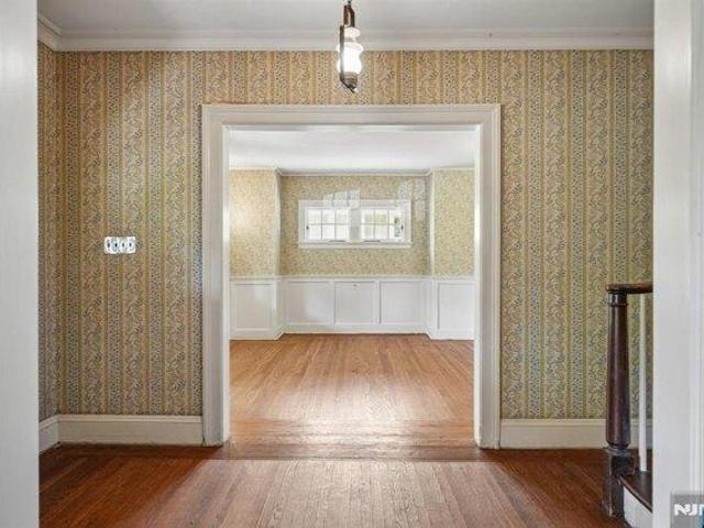 house with 6 bedroom, Glen Ridge NJ ES105534415