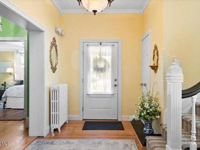 house with 6 bedroom, Glens Falls NY ES105288214