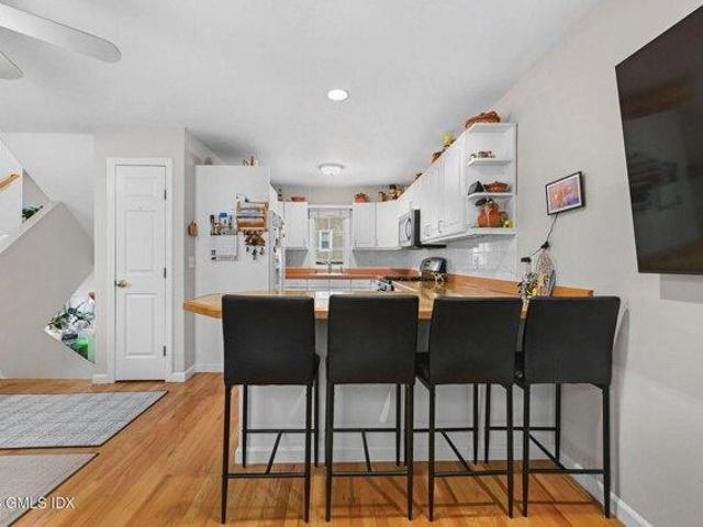 house with 6 bedroom, Greenwich CT ES105613776