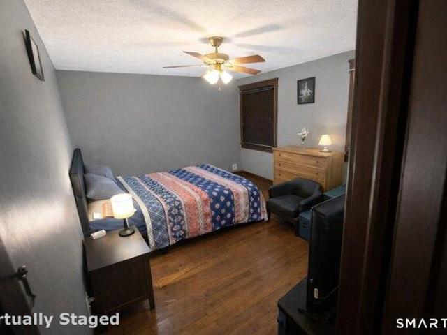 house with 6 bedroom, Hamden CT ES105441770