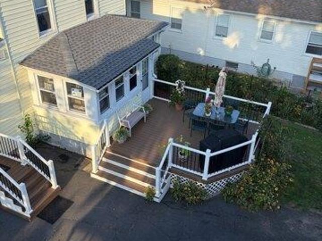 house with 6 bedroom, Hamden CT ES105575582