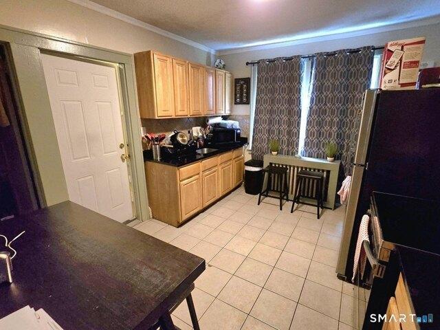 house with 6 bedroom, Hartford CT ES105514314