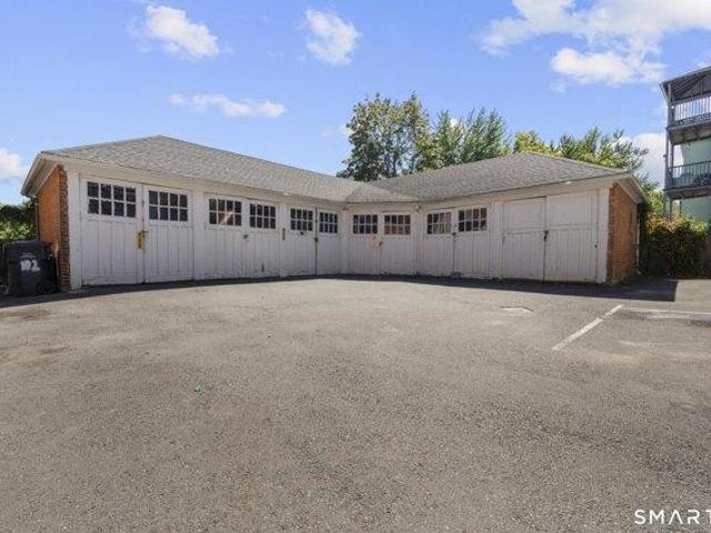 house with 6 bedroom, Hartford CT ES105515740
