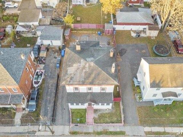 house with 6 bedroom, Hartford CT ES105634119