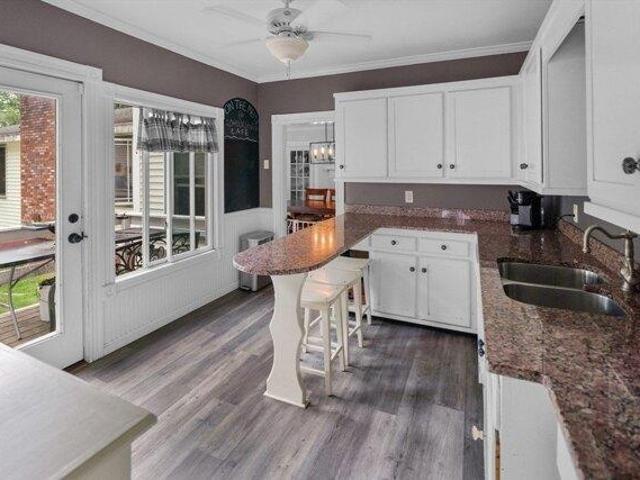 house with 6 bedroom, Haverhill MA ES104566809