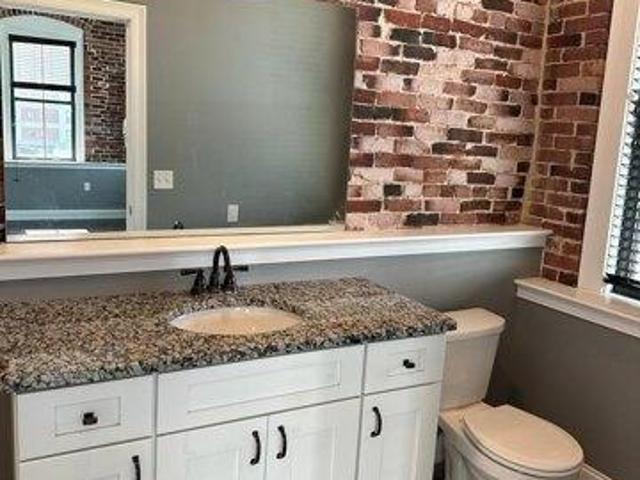 house with 6 bedroom, Haverhill MA ES105589615