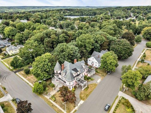 house with 6 bedroom, Haverhill MA ES105651943