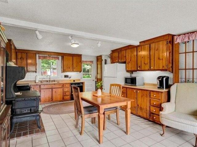 house with 6 bedroom, Jericho VT ES105532897