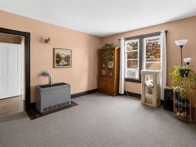 house with 6 bedroom, Lincoln RI ES105514348