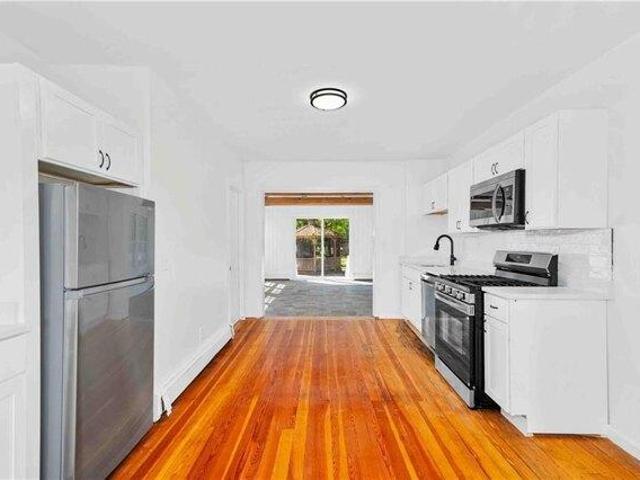 house with 6 bedroom, Lincoln RI ES105588948