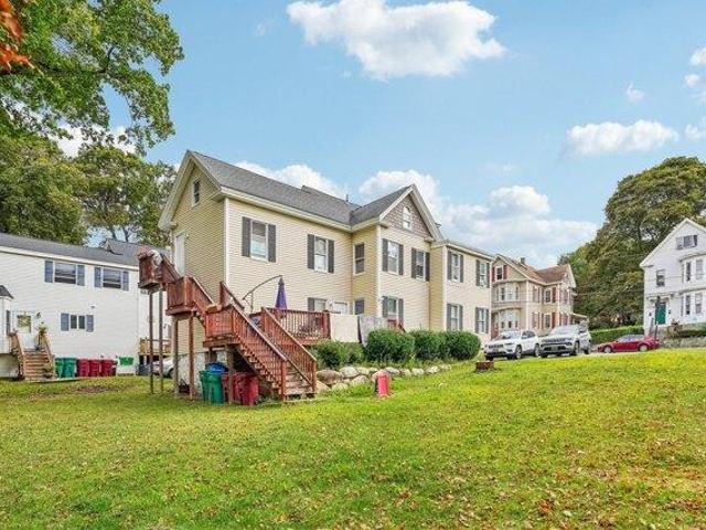 house with 6 bedroom, Lowell MA ES105496338