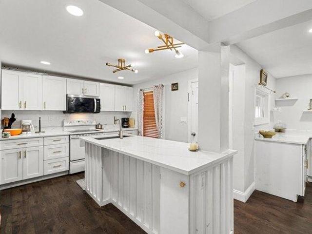 house with 6 bedroom, Lowell MA ES105613745