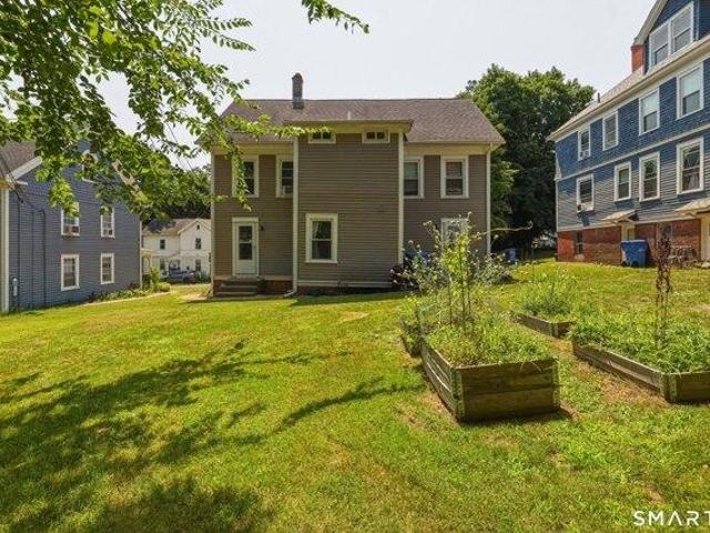 house with 6 bedroom, Manchester CT ES105207308