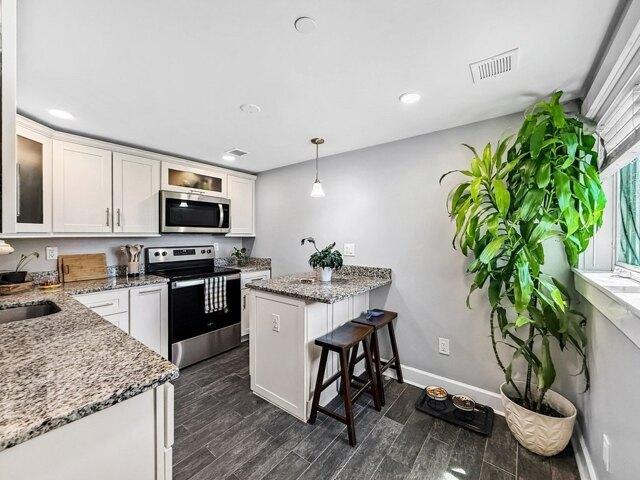 house with 6 bedroom, Malden MA ES105537059