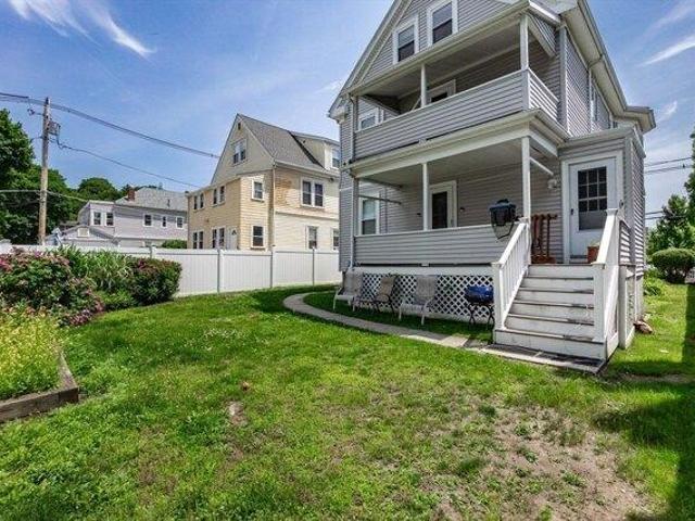 house with 6 bedroom, Medford MA ES105413915