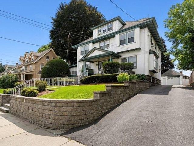 house with 6 bedroom, Medford MA ES105574974