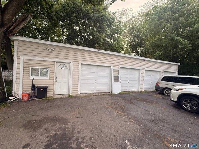 house with 6 bedroom, Meriden CT ES104606694