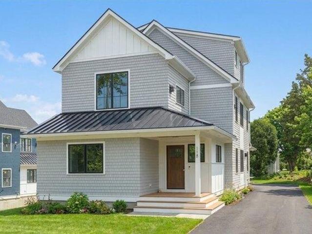 house with 6 bedroom, Middletown RI ES105428072