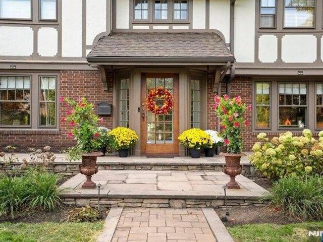 house with 6 bedroom, Montclair NJ ES105629140