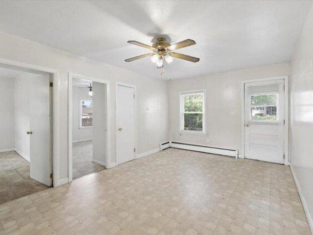 house with 6 bedroom, Nashua NH ES104569788