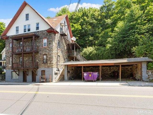 house with 6 bedroom, Naugatuck CT ES105532101