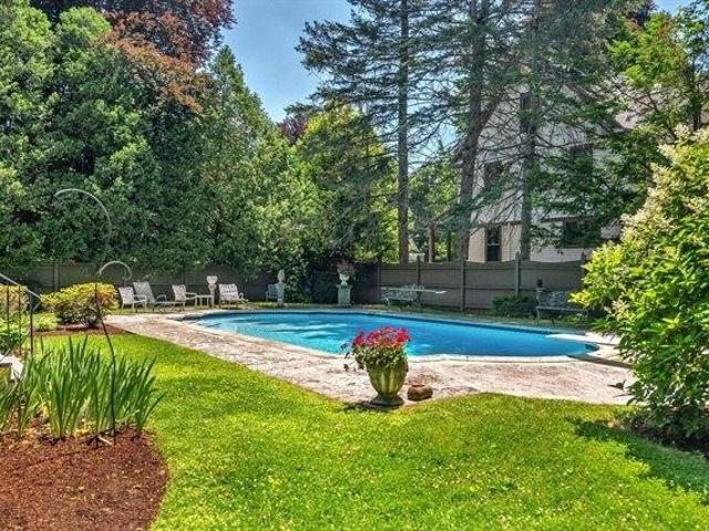 house with 6 bedroom, Needham MA ES105352951