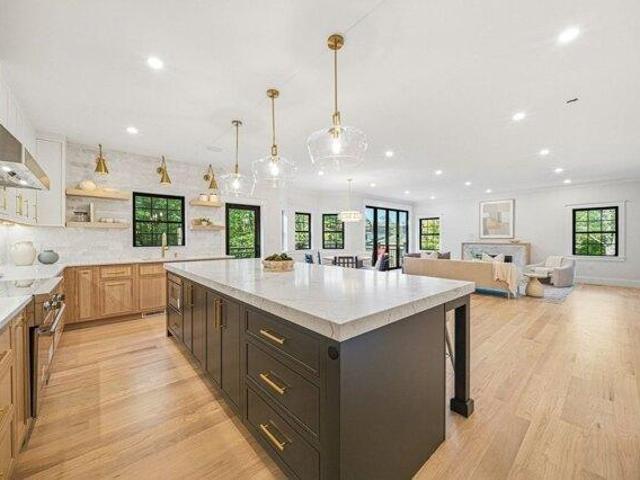 house with 6 bedroom, Needham MA ES105515700