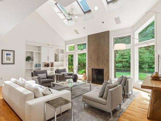 house with 6 bedroom, Newton MA ES105478378