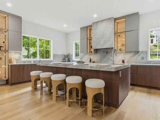 house with 6 bedroom, Newton MA ES105536515