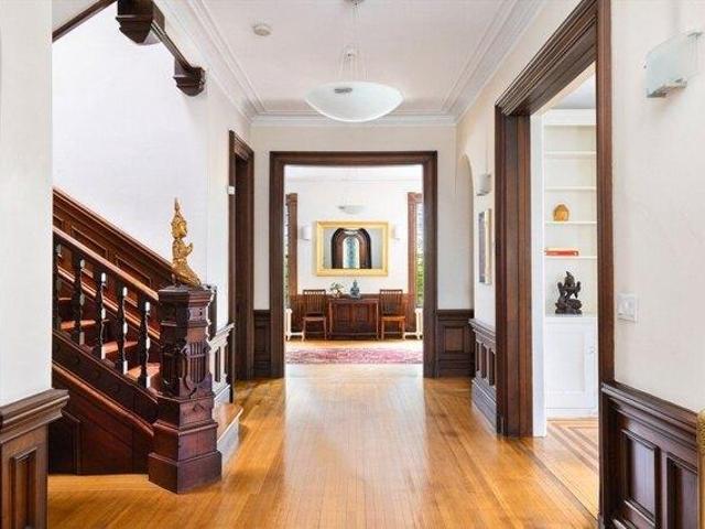 house with 6 bedroom, Newton MA ES105552655