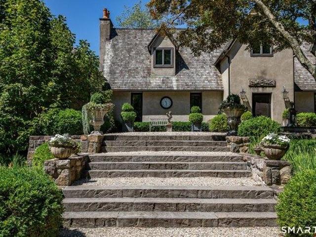 house with 6 bedroom, Newtown CT ES105400452