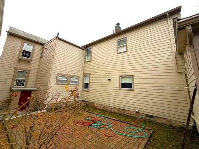 house with 6 bedroom, New Bedford MA ES105694543
