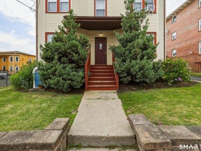 house with 6 bedroom, New Britain CT ES104514265