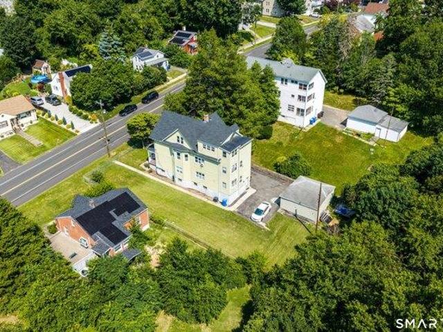 house with 6 bedroom, New Britain CT ES105631265