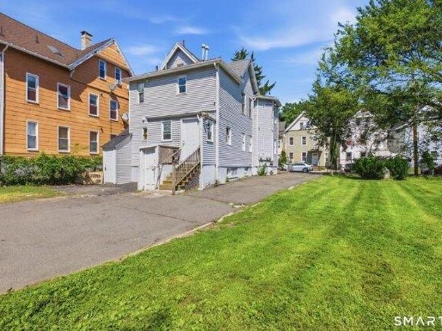 house with 6 bedroom, New Haven CT ES105426790