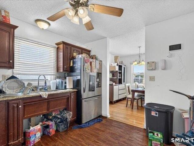 house with 6 bedroom, New Haven CT ES105629270