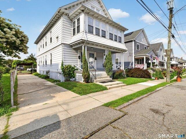 house with 6 bedroom, New London CT ES105399970